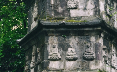 汉传佛教的建筑类别：佛寺、佛塔、石窟